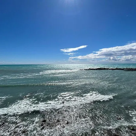 Apartment Intero Appartamento Nel Centro Storico A Un Passo Dal Lungomare Con 3 Camere Extra Large