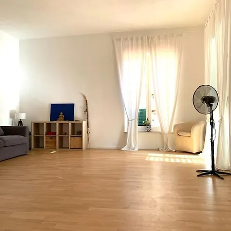 Intero Appartamento Nel Centro Storico A Un Passo Dal Lungomare Con 3 Camere Extra Large Apartment Diamante