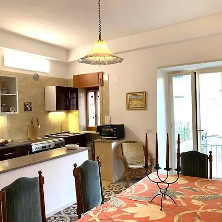 Apartment Intero Appartamento Nel Centro Storico A Un Passo Dal Lungomare Con 3 Camere Extra Large *