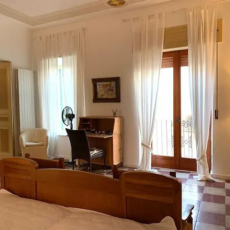 Intero Appartamento Nel Centro Storico A Un Passo Dal Lungomare Con 3 Camere Extra Large * Diamante
