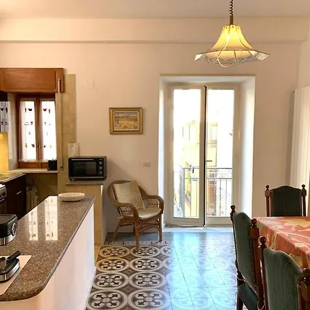 Apartment Intero Appartamento Nel Centro Storico A Un Passo Dal Lungomare Con 3 Camere Extra Large *