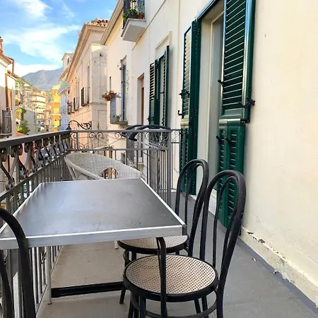 Intero Appartamento Nel Centro Storico A Un Passo Dal Lungomare Con 3 Camere Extra Large * Diamante