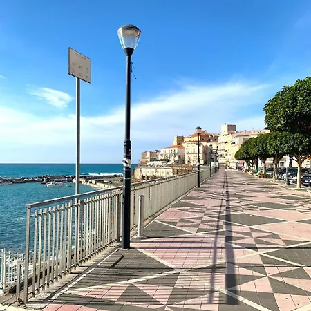 Intero Appartamento Nel Centro Storico A Un Passo Dal Lungomare Con 3 Camere Extra Large Apartment