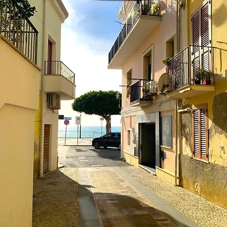 Intero Appartamento Nel Centro Storico A Un Passo Dal Lungomare Con 3 Camere Extra Large Apartment *
